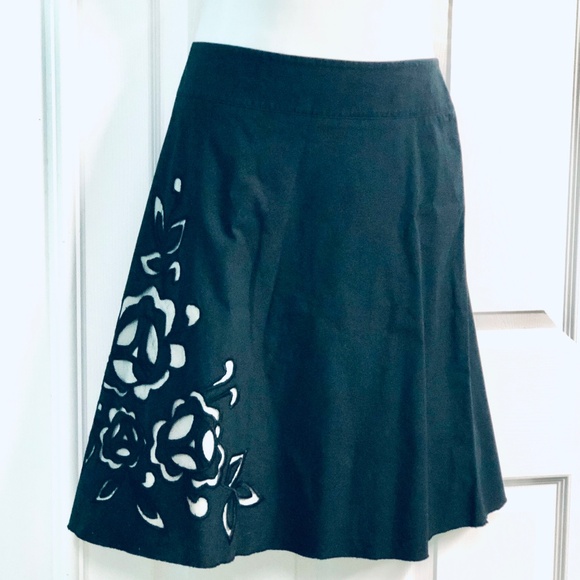 EXPRESS Black Cotton @Knee Embroidered Flowers Mesh Cut Outs A-Line Skirt~10 - Picture 2 of 8